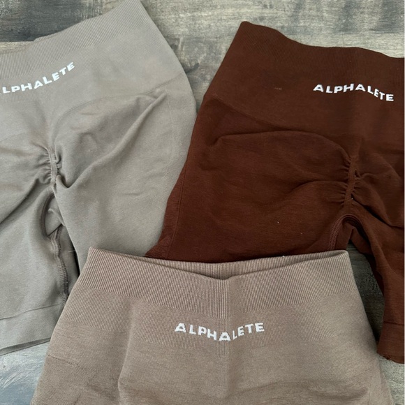 Alphalete contour shorts - Picture 2 of 3
